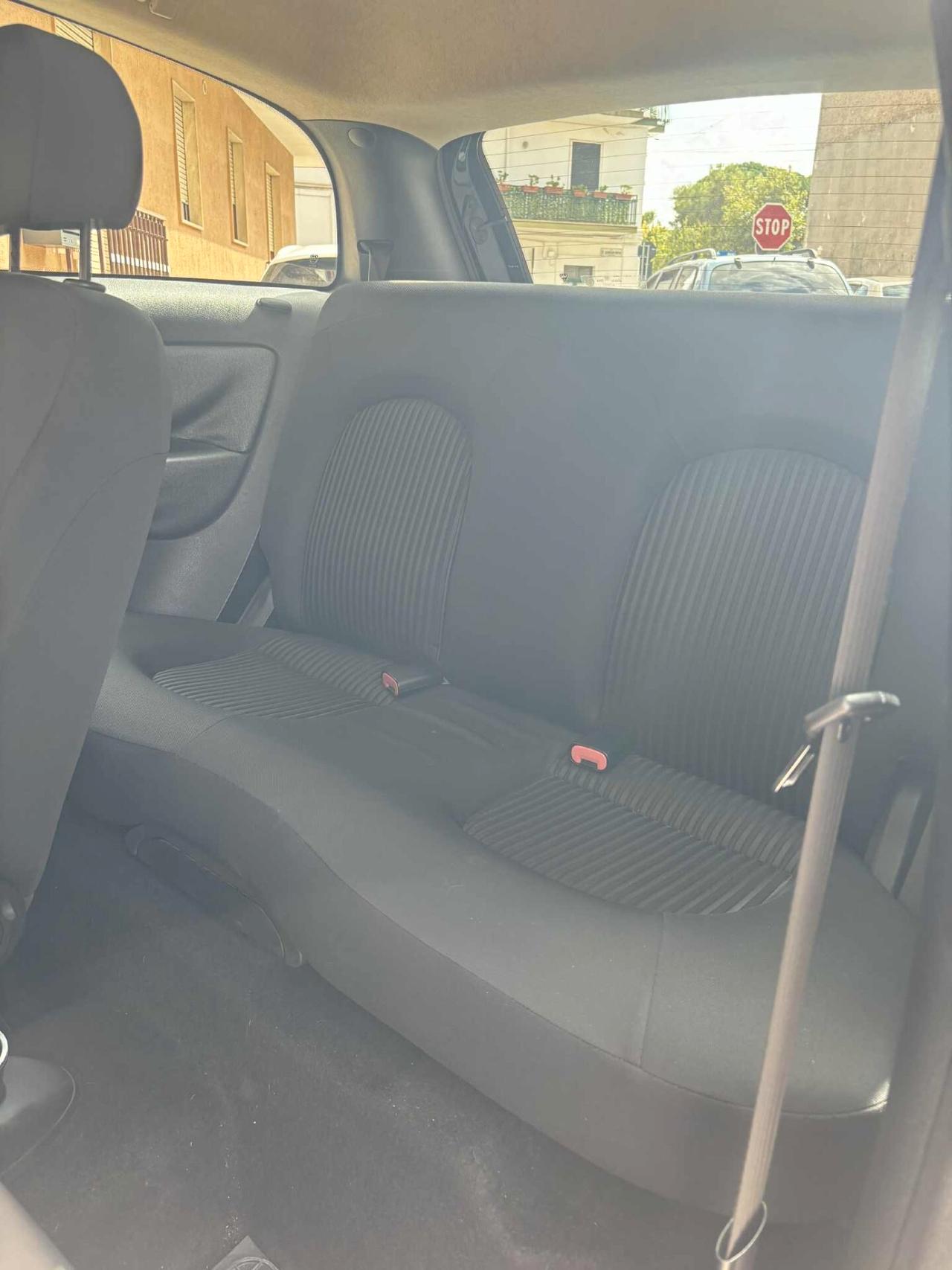 Lancia Ypsilon 1.4 Argento Ecochic GPL