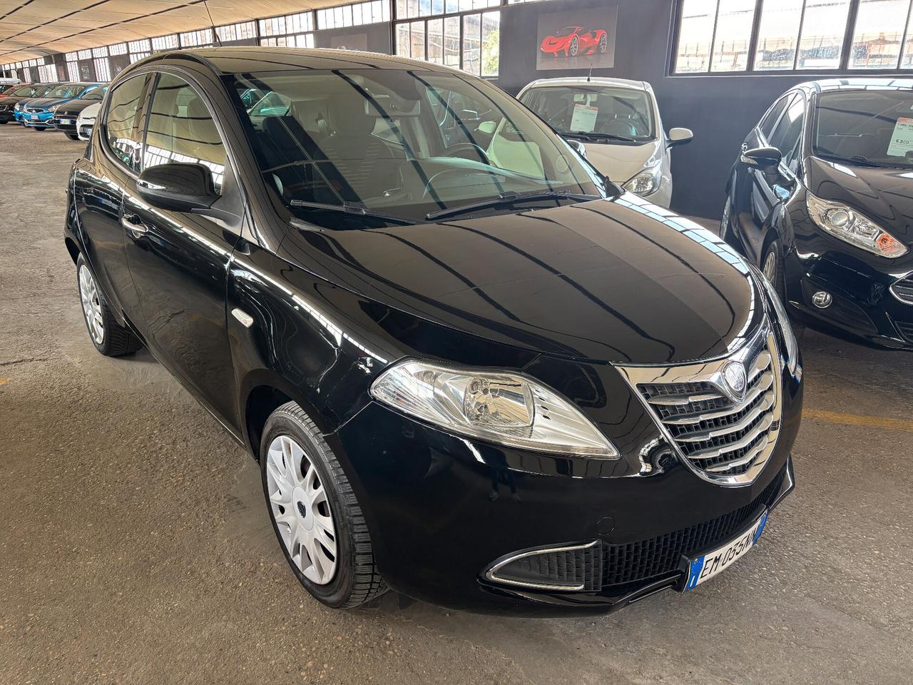 Lancia Ypsilon 1.2 69CV 5 porte S&S Platinum NEOPATENTATO
