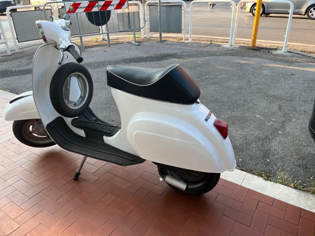 Piaggio Vespa 50 3 marce faro tondo