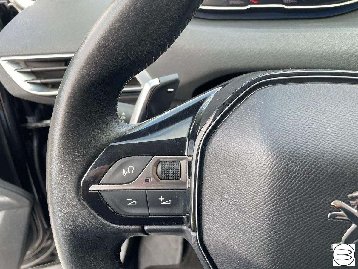 PEUGEOT - 3008 - BlueHDi 130 EAT8 S&S Active