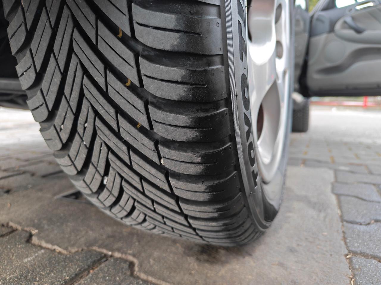 Alfa Romeo 147 1.6 BENZINA 105cv / Unipro / 153.000km