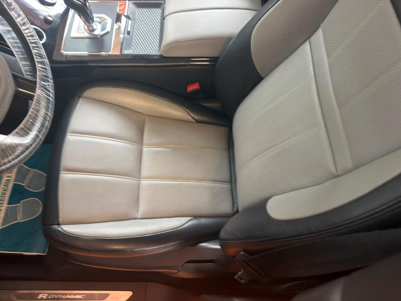 Land Rover Range Evoque 2.0D I4 240 CV AWD Auto R-Dynamic SE