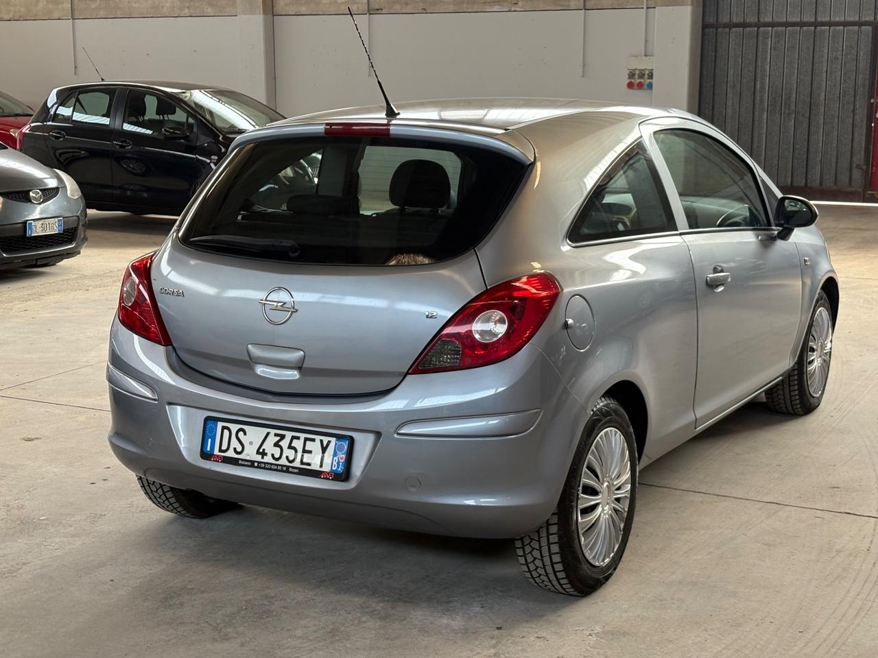 Opel Corsa 1.2 3 porte Sport