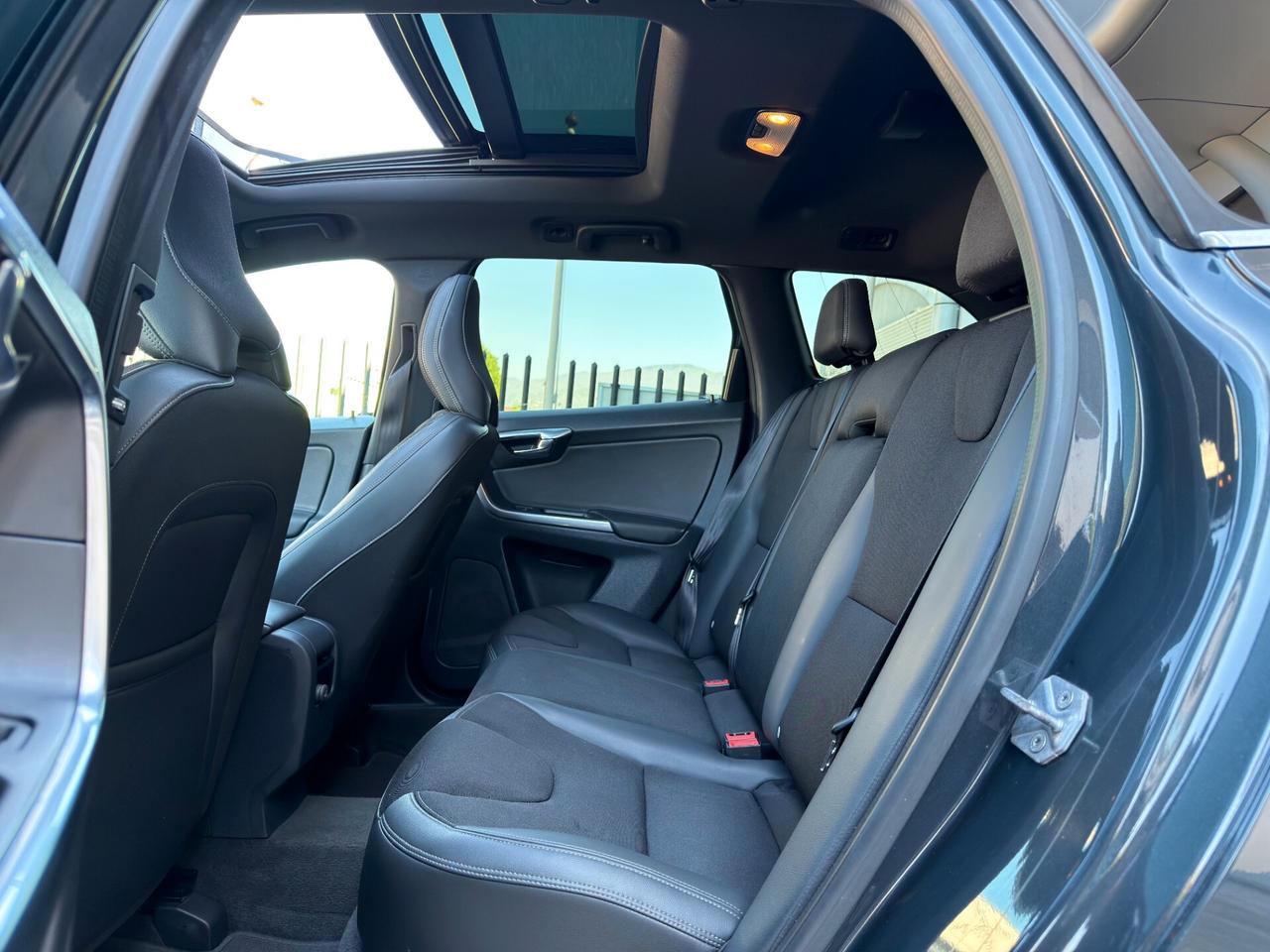 Volvo XC 60 XC60 D4 AWD Geartronic Summum DISTRIBUZIONE OK TETTO APRIBILE