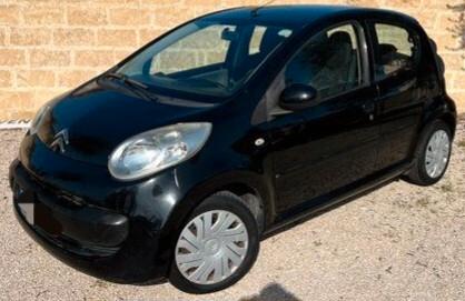 Citroen C1 1.0 3 porte COMODA x La città