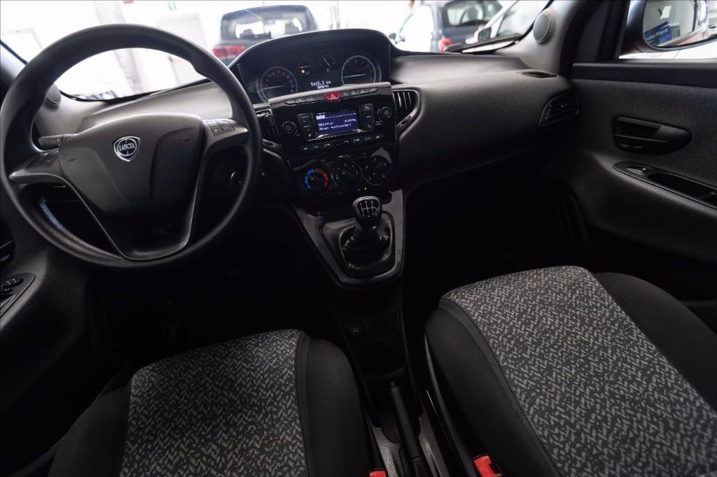 LANCIA Ypsilon 1.0 firefly hybrid Silver s&s 70cv 5p.ti del 2021