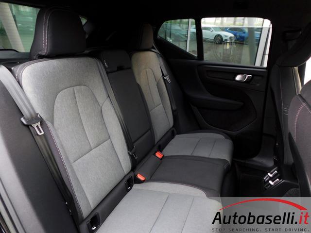 VOLVO XC40 B3 2.000 MHEV 163CV CORE AUTOMATICA NAVIGATORE