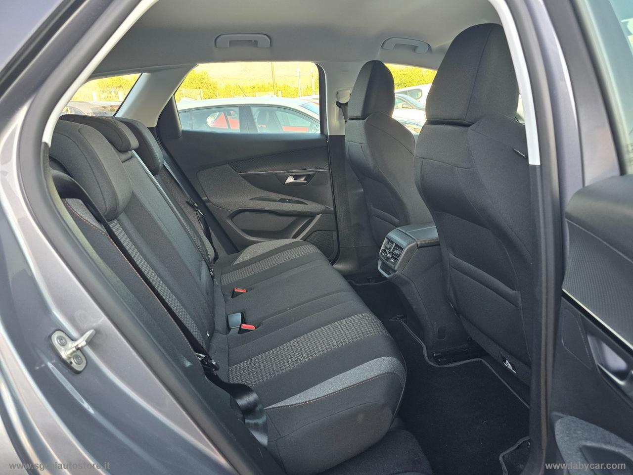 PEUGEOT 3008 BlueHDi 130 S&S Business