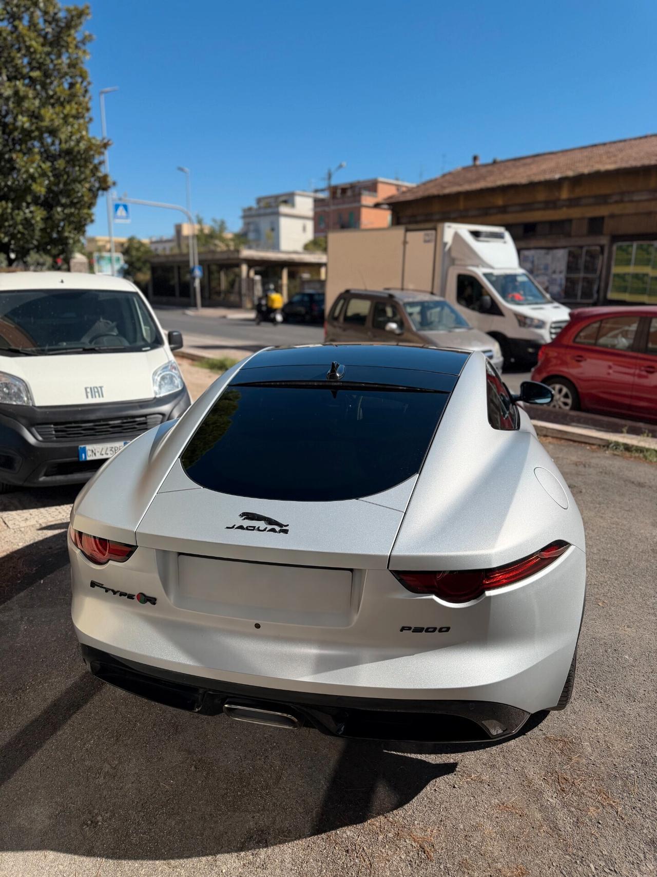 Jaguar F-Type 2.0 P300 300CV R-Dynamic - Grigio Satinato SVO