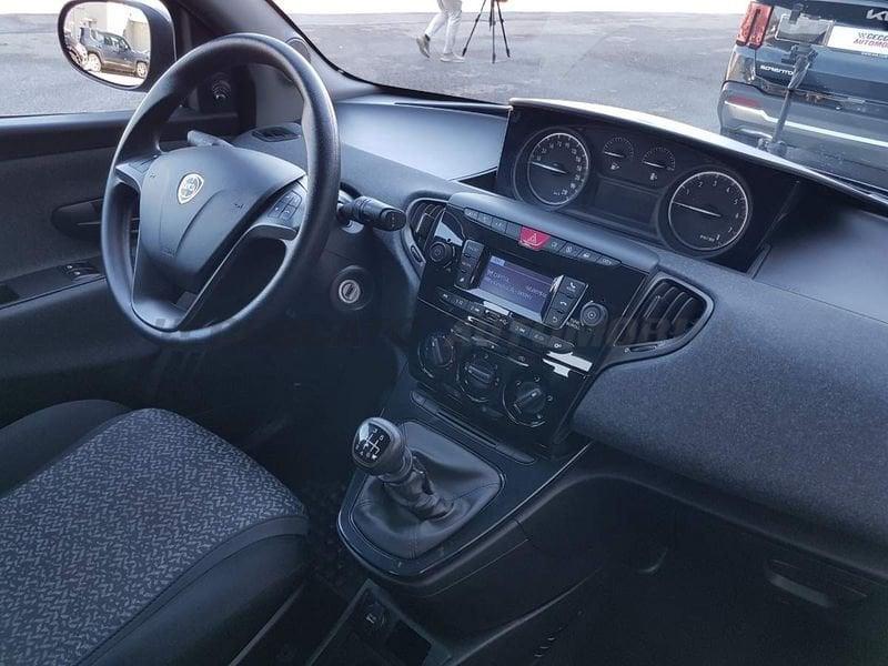 Lancia Ypsilon Ypsilon 1.0 firefly hybrid Silver s&s 70cv 5p.ti