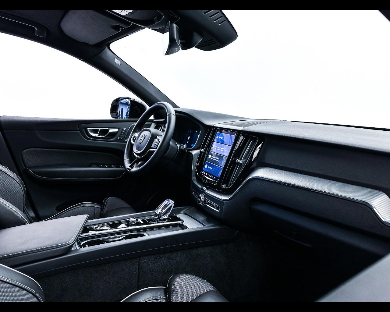 VOLVO XC60 (2017-->) - XC60 T6 Plug-in hybrid AWD automatico Core