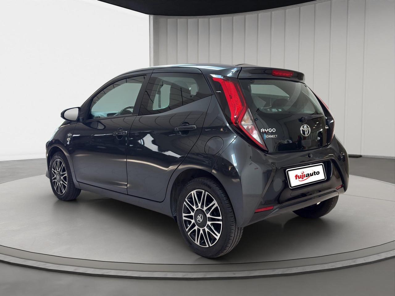 Toyota Aygo 5p 1.0 x-play 72cv