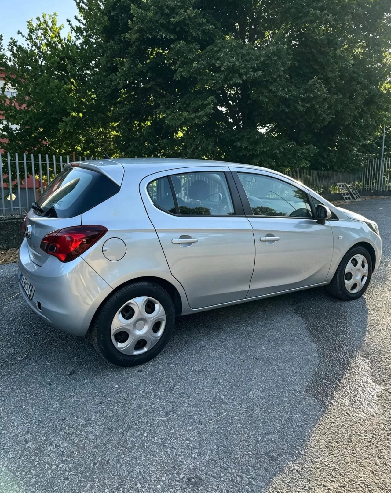 Opel Corsa 1.2 5 porte