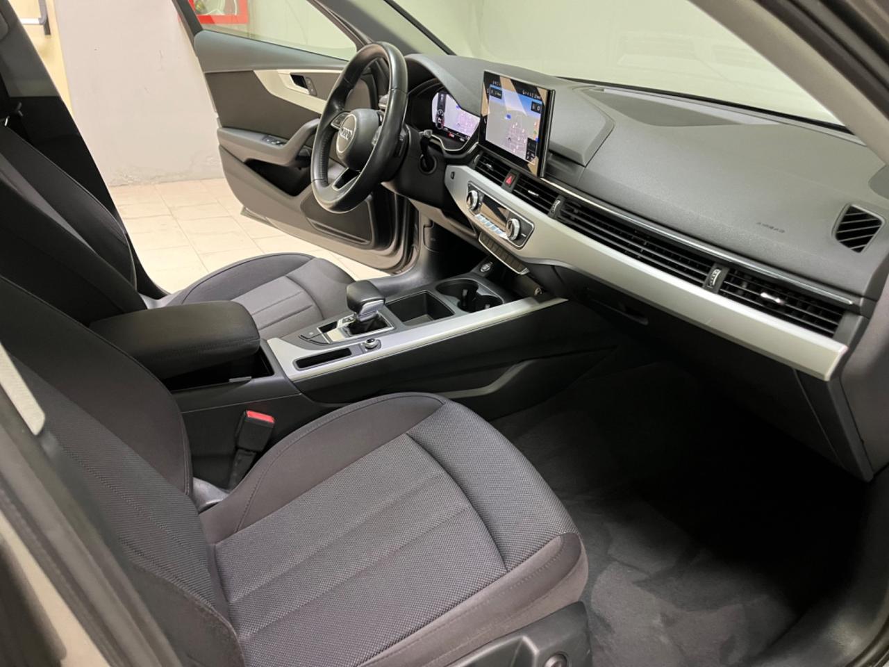 Audi A4 Avant 35 TDI/163 CV S tronic *fari Matrix