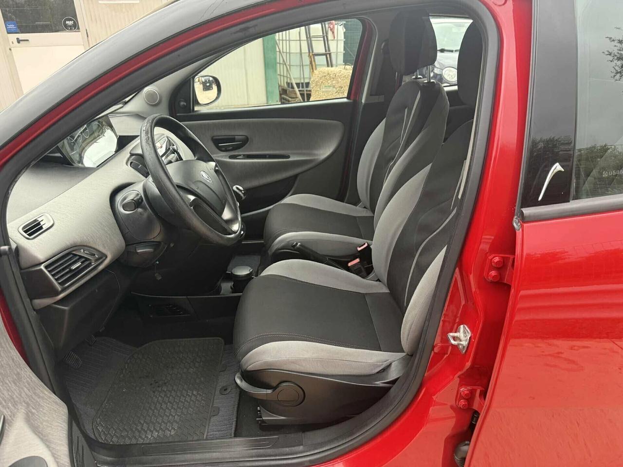 Lancia Ypsilon 1.2 69 69.000km **NEOP OK** 2013