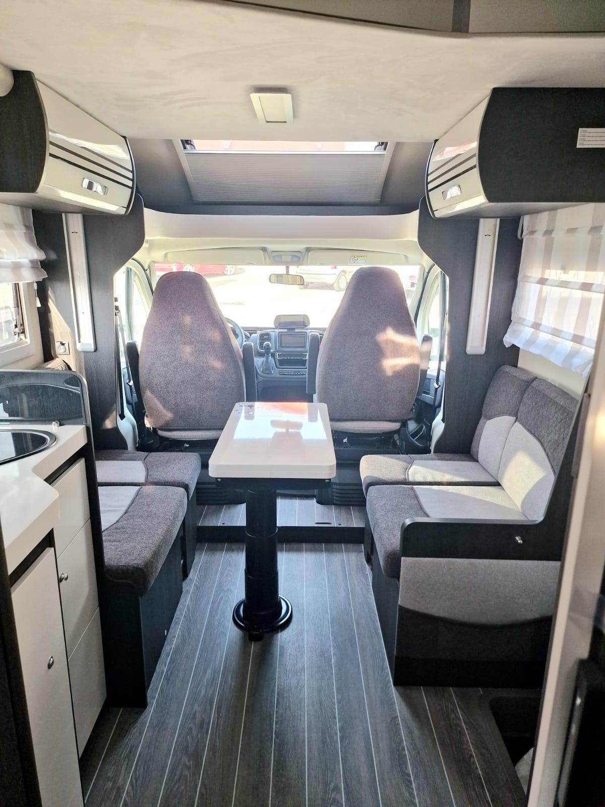 Roller Team semi integrale del 2025 in saldo 700