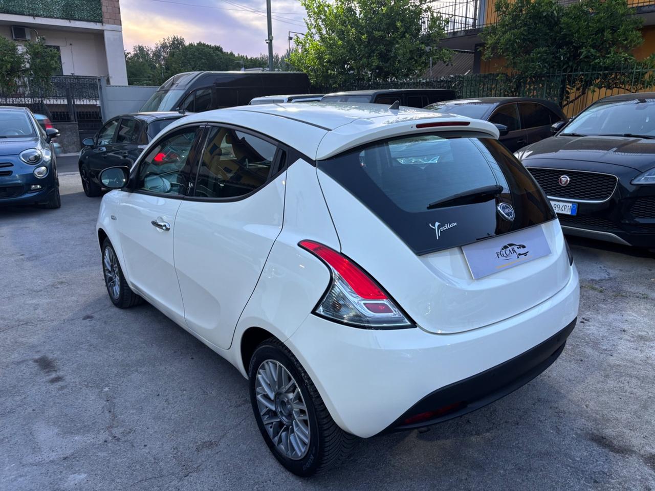 Lancia Ypsilon 1.2 69 CV 5 porte S&S Silver