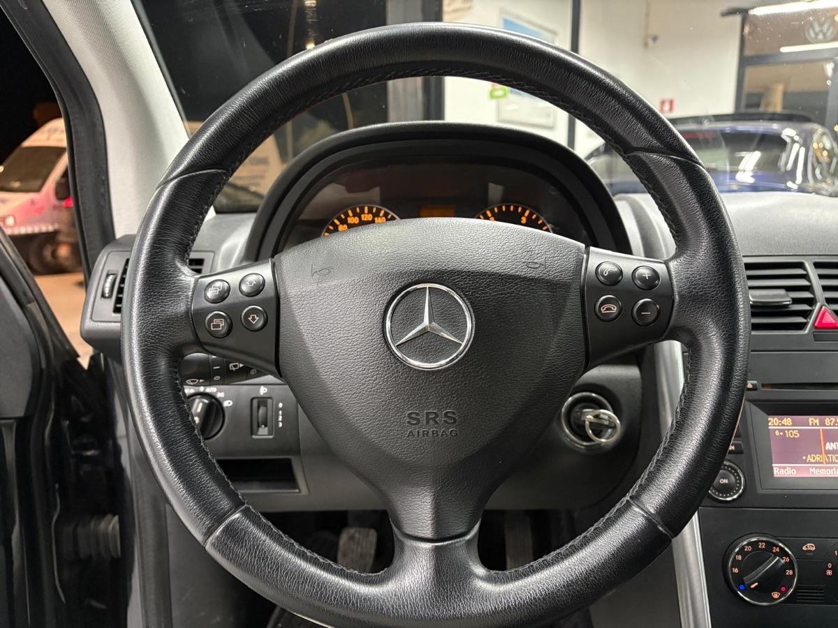 MERCEDES A180 CDI Avantgarde UNICO PROP/ NAVI/ PELLE
