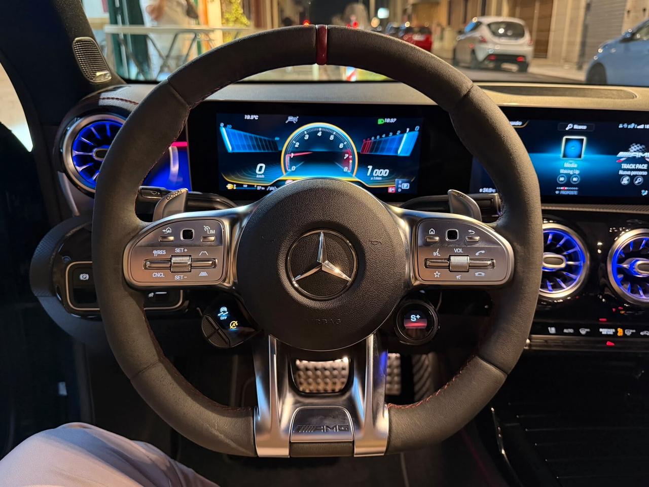Mercedes-benz CLA 35 AMG race edition