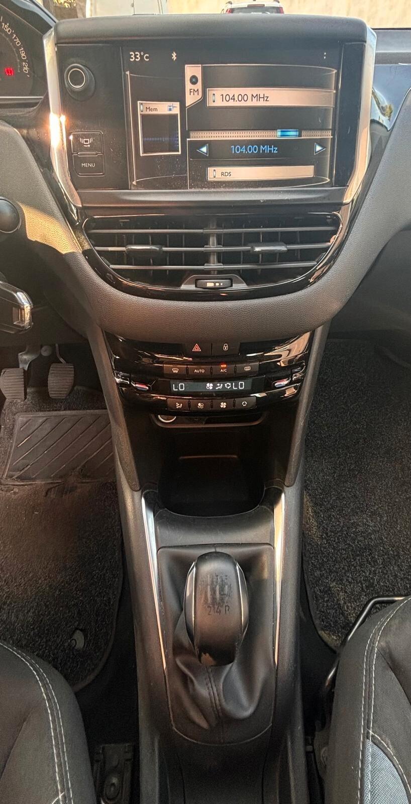 Peugeot 208 1.4 HDi 68 CV 5 porte Allure