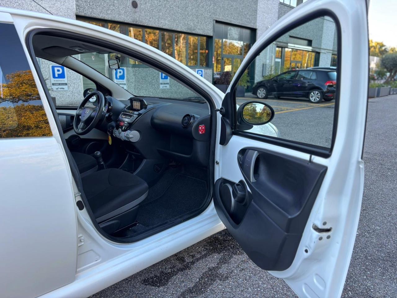 Toyota Aygo 1.0 VVT-i 69 CV 5 porte x-cool