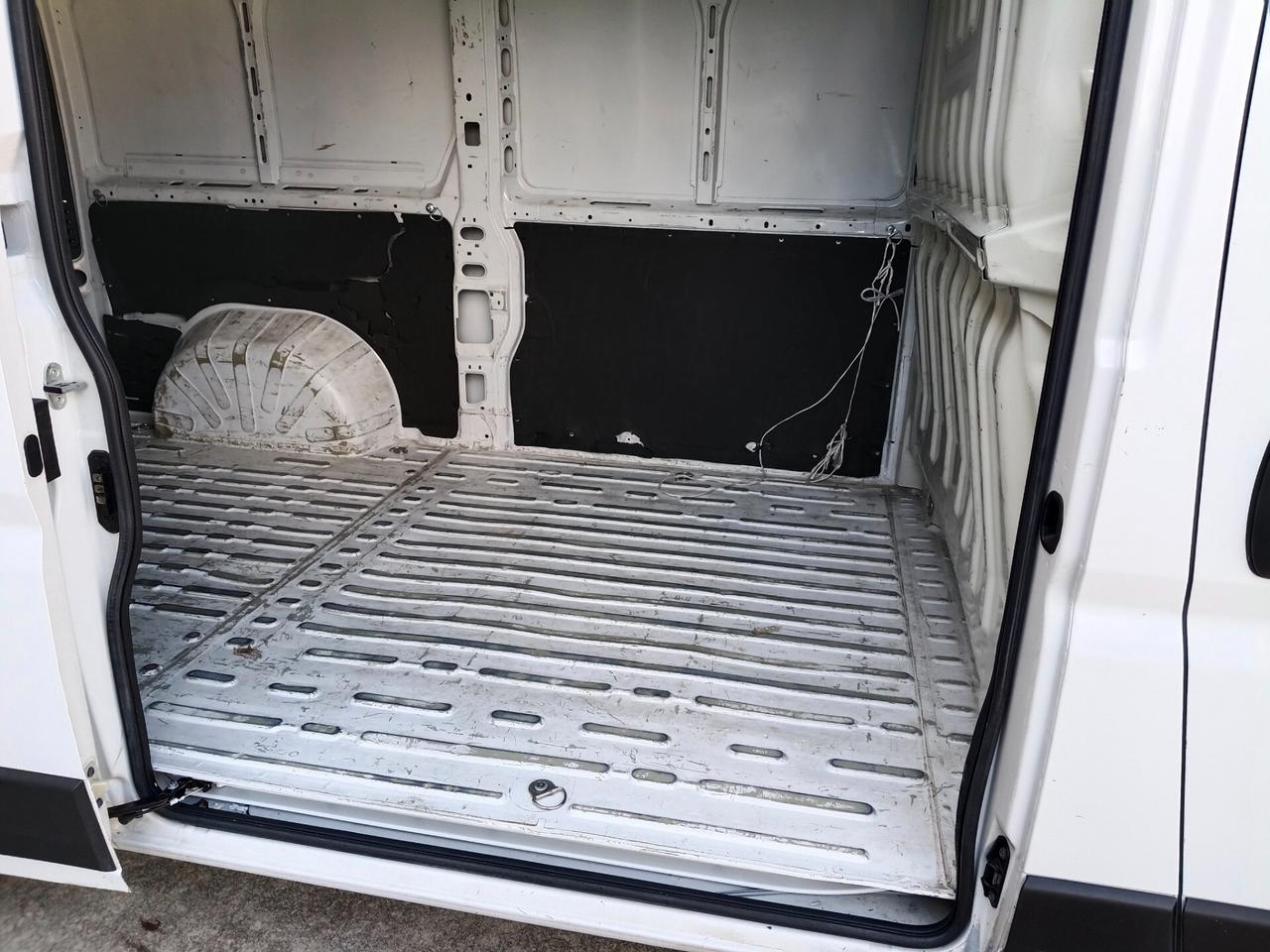 Peugeot Boxer 333 2.2 BlueHDi 140cv S&S Furgone