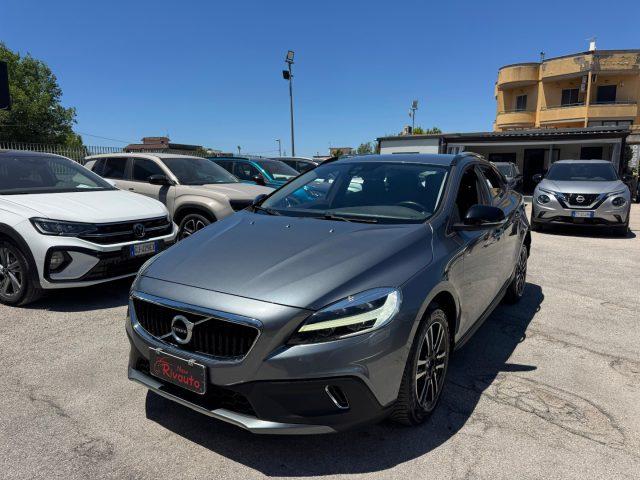 VOLVO V40 Cross Country D2 Style Plus