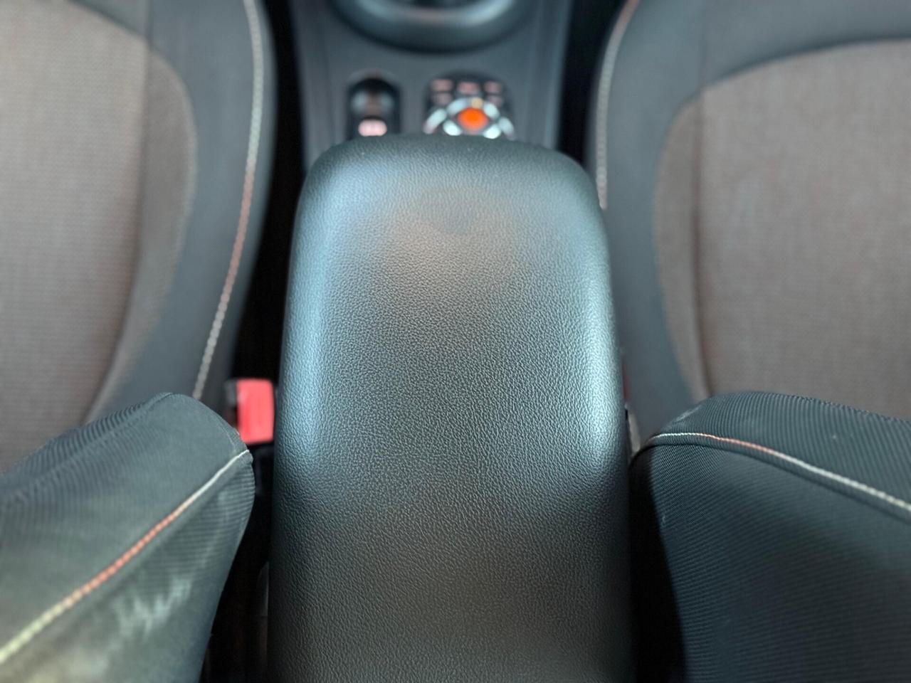 Mini Cooper 2.0 D Countryman 150 CV Business Auto.