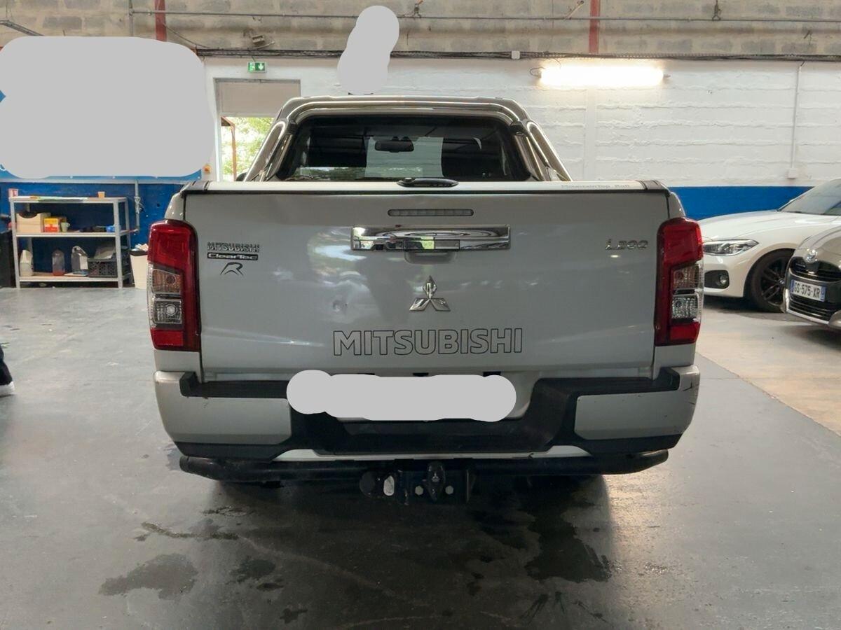 Mitsubishi L200 2.3 D Club Cab 4x4 Super Select Intense