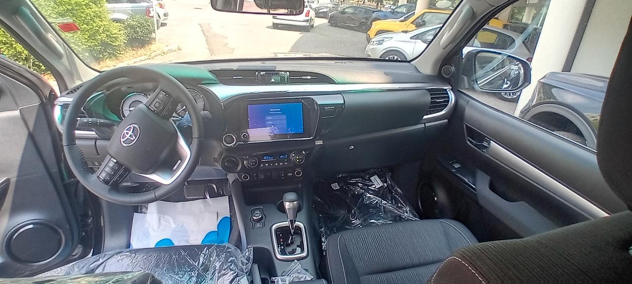 Toyota Hilux 2.8 D-4D 4WD 4 porte DoubleCab Lounge My 25