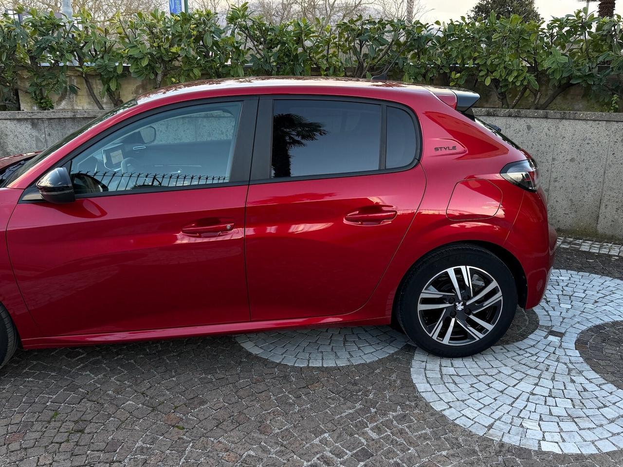 Peugeot 208 PureTech 75 Stop&Start STYLE