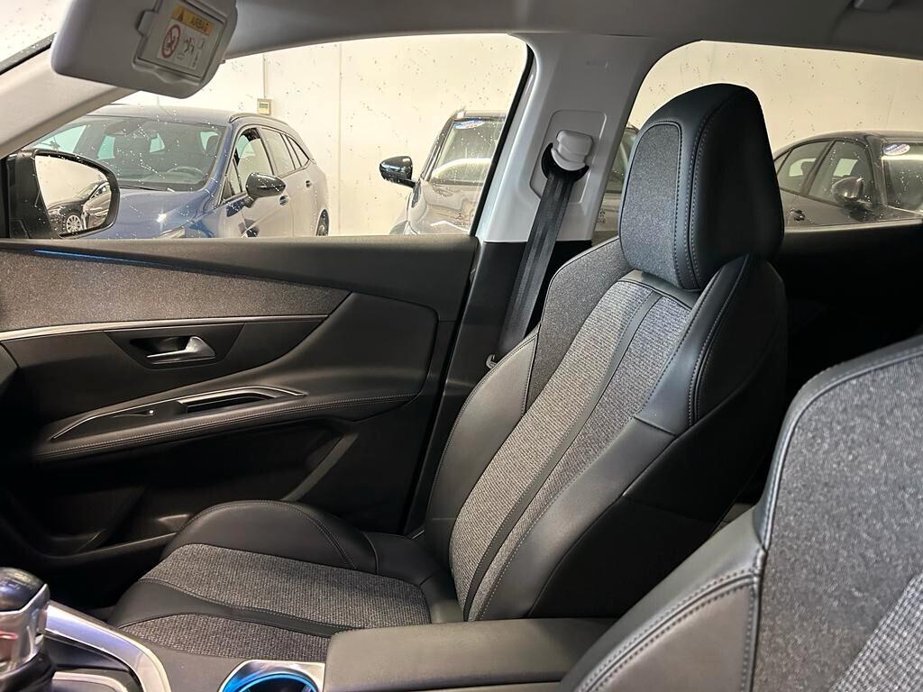 Peugeot 3008 ALLURE BlueHDi 130 6m GRIP CONTROL