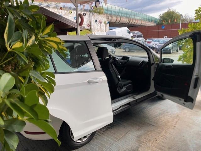 Ford B-Max 1.4 90 CV GPL Titanium