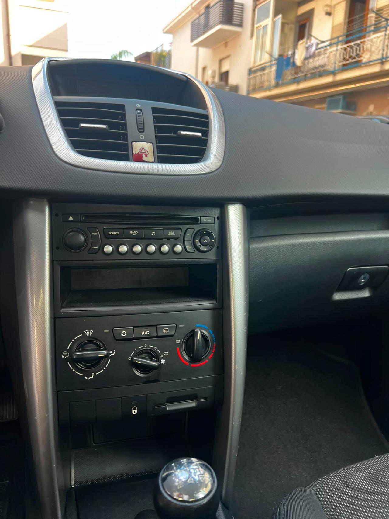 Peugeot 207 1.6 HDi 90CV 5p. XS