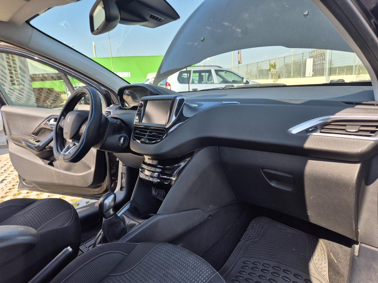 Peugeot 208 BlueHDi 100 5 porte Allure