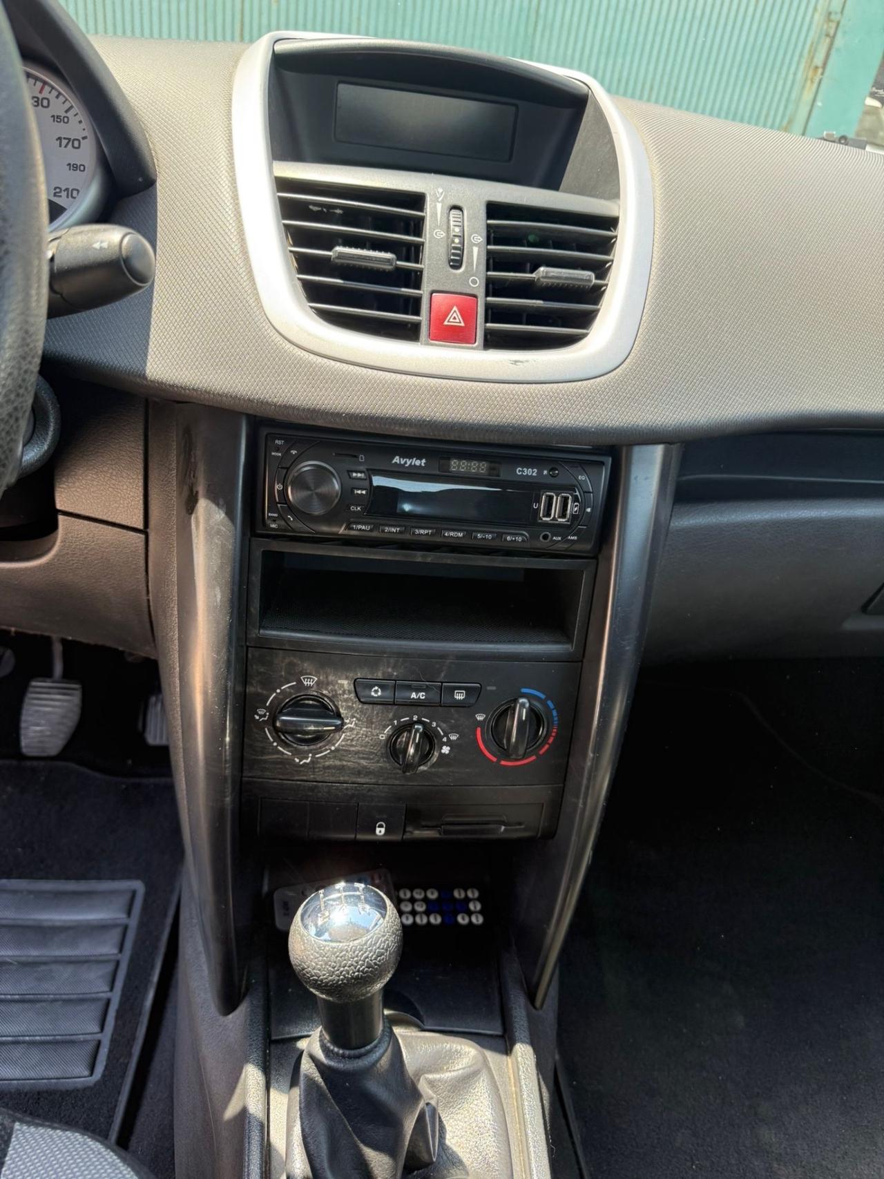Peugeot 207 1.4 Diesel- Neopatentati- Climatizzatore