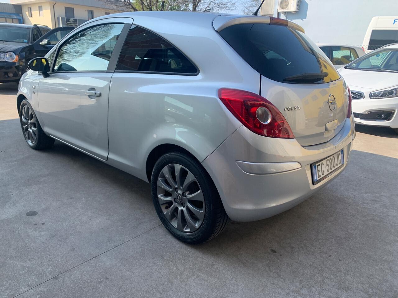 Opel Corsa 1.3 CDTI 75CV