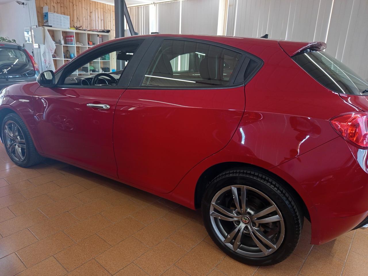 Alfa Romeo Giulietta 1.6 JTDm 120 CV Super ok neopatentati