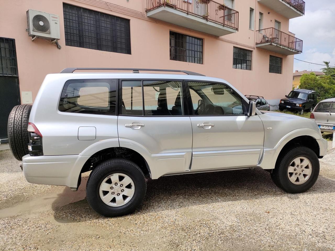 Mitsubishi Pajero 3.2 16V DI-D 7p Gancio