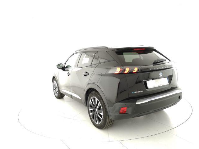 PEUGEOT 2008 motore elettrico 136 CV GT