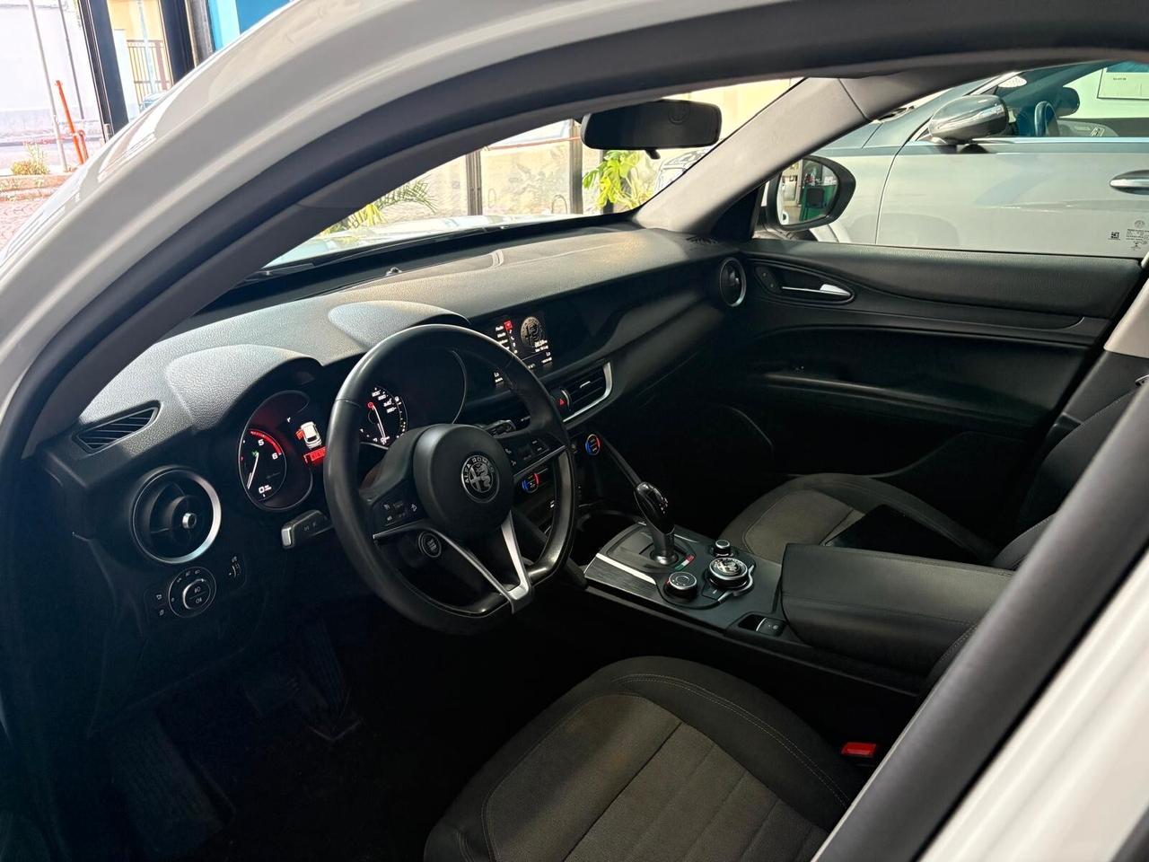 Alfa Romeo Stelvio 2.2 Turbodiesel 180 CV AT8 Q4 Business