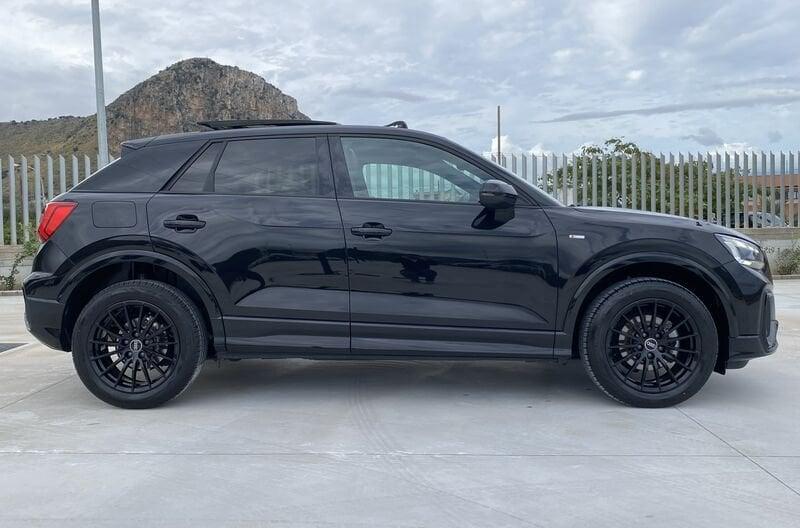 Audi Q2 S Line interno ed esterno 1.5 TFSI 150CV 35 Tetto