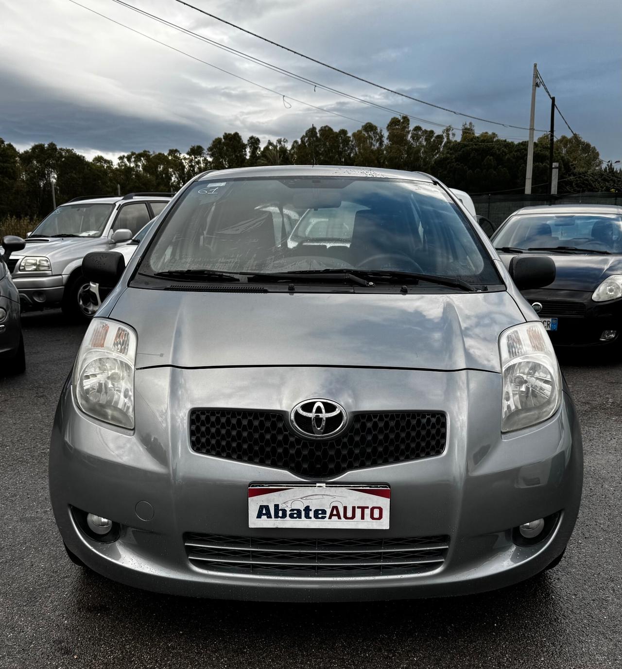 Toyota Yaris 1.0 5 porte