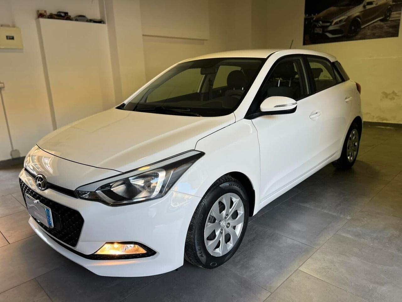 HYUNDAI I20 1.1 CRDI COMFORT 75CV 11-2015