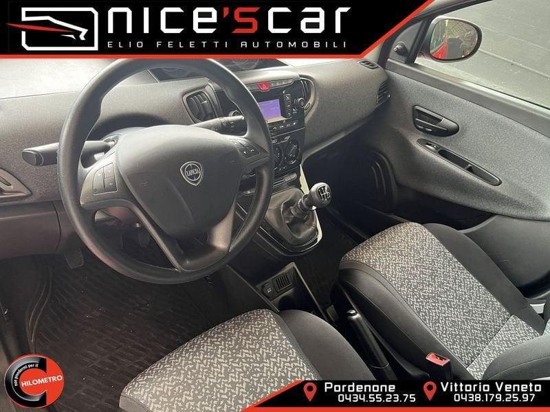 Lancia Ypsilon 1.0 FireFly 5 porte S&S Hybrid Ecochic Silver