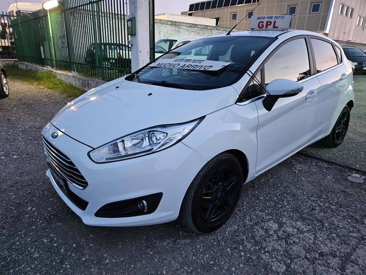 Ford Fiesta 1.4 5p. Bz.- GPL Titanium