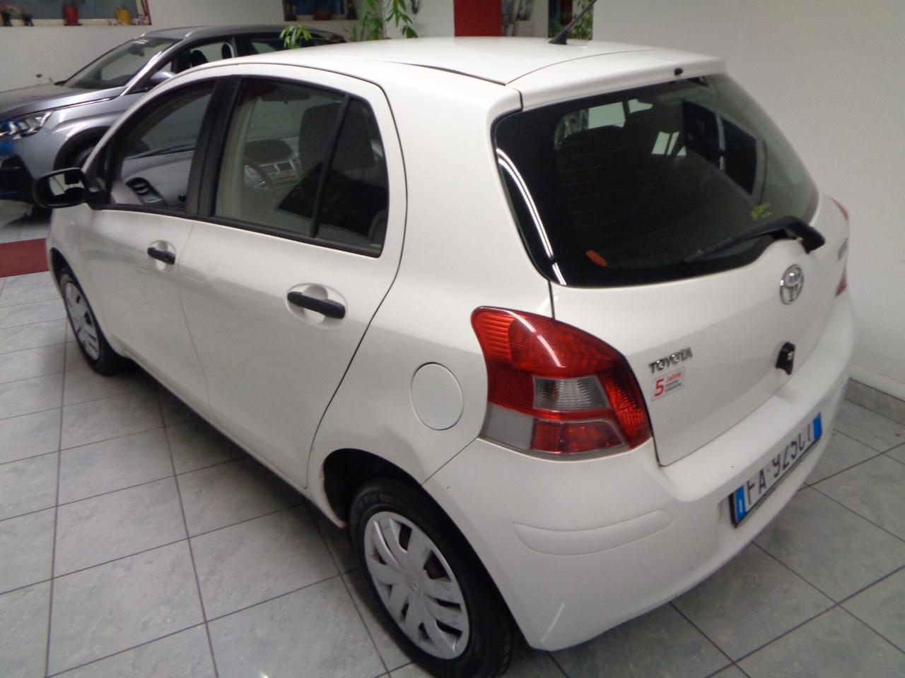 Toyota Yaris 1.0 5 porte Sol