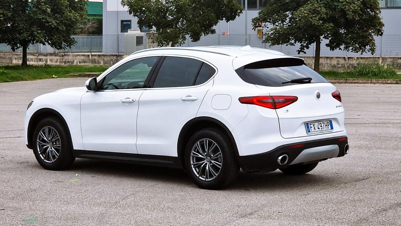 Alfa Romeo Stelvio 2.2 Turbodiesel 190 CV AT8 Q4 B-Tech