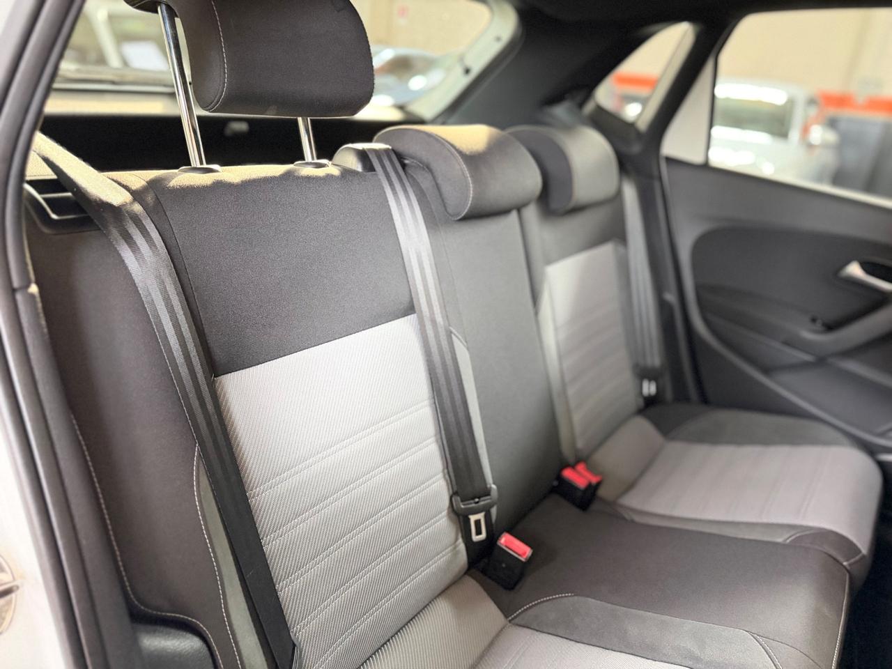 Volkswagen Polo 1.4 TDI 5p. R-LINE NEOPATENTATI