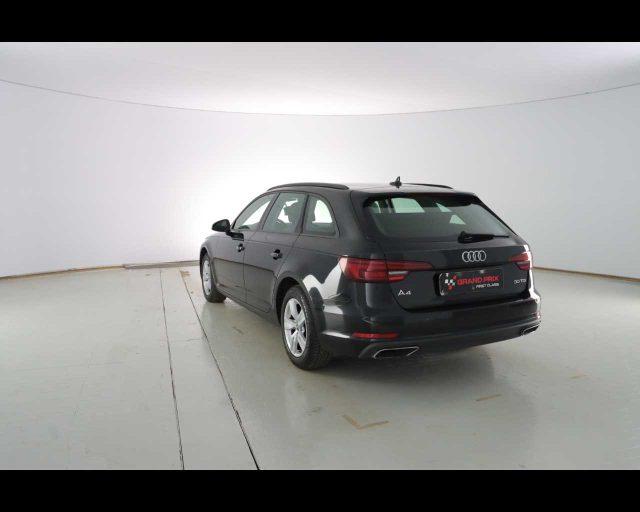 AUDI A4 Avant 30 TDI S tronic Business